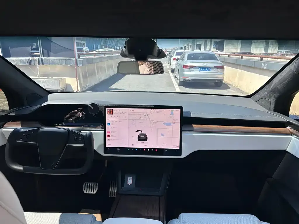 Tesla Model X — фото 4