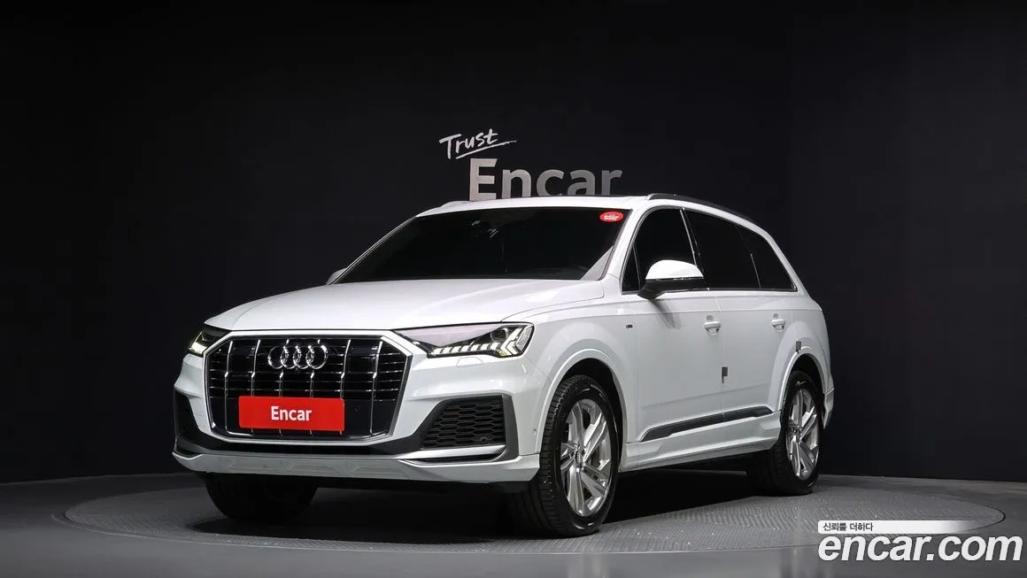 Audi Q7 — фото 1