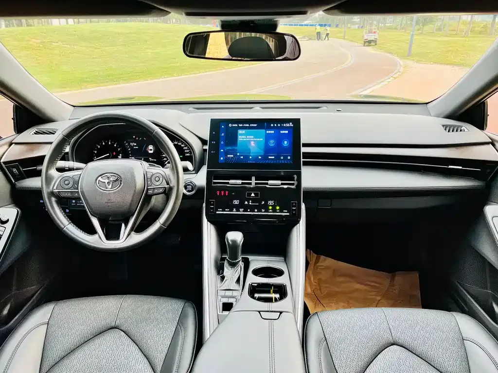 Toyota Avalon — фото 4