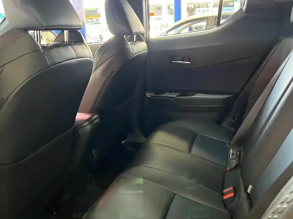 Toyota C-HR 2021 из CN, фото 7