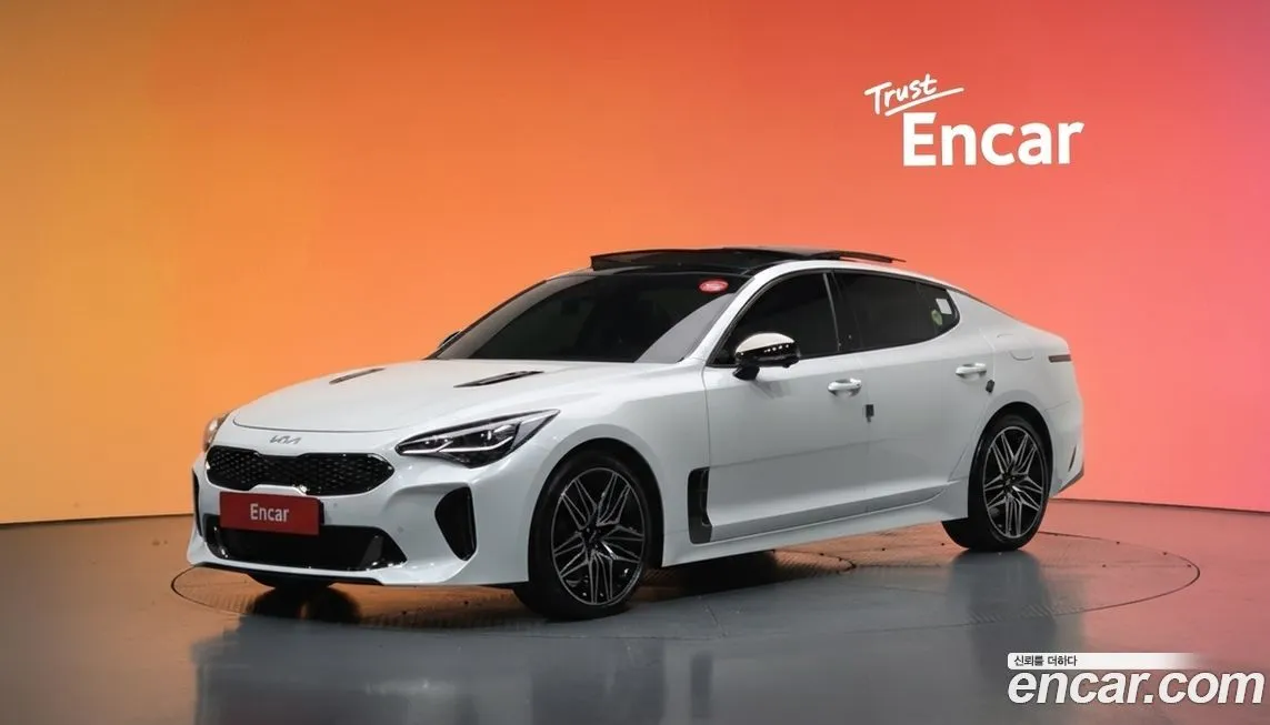 Kia Stinger — фото 1