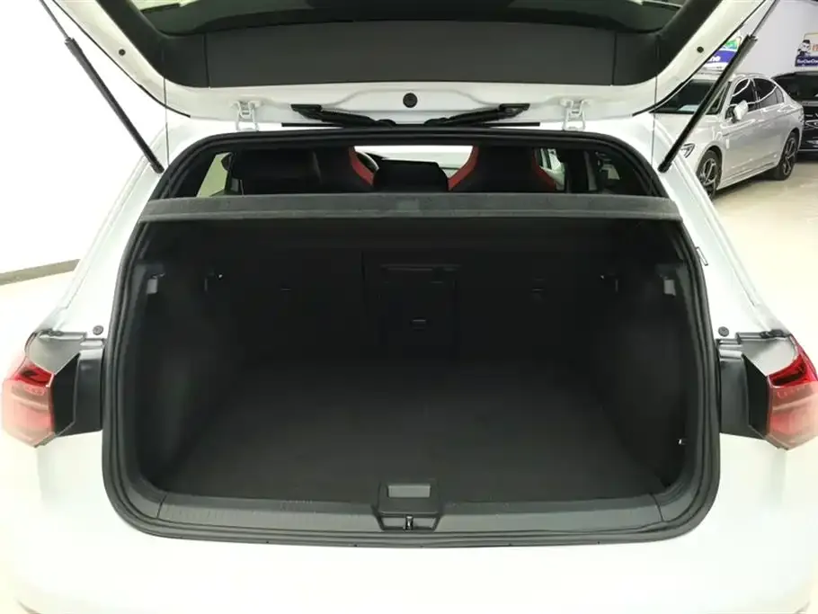 [object Object] Golf GTI 2024 из CN, фото 4