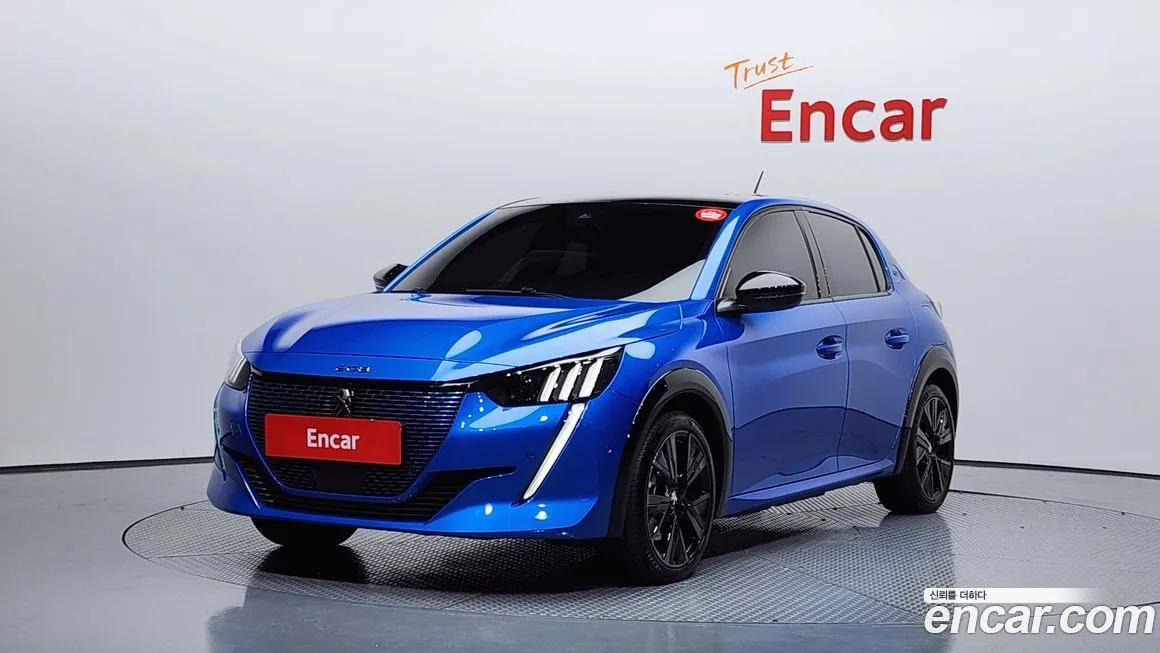 Peugeot 208 2023 из KR, фото 1