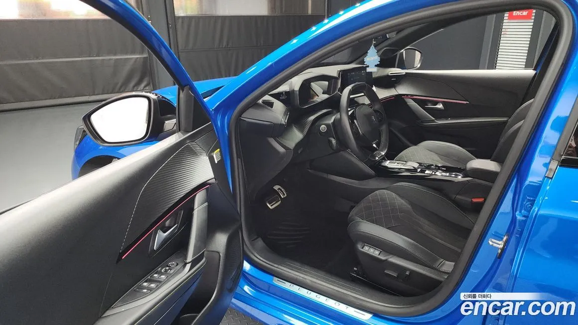 Peugeot 208 2023 из KR, фото 10