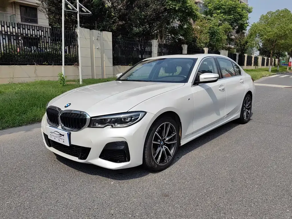 BMW 3 Series 2022 из CN, фото 1
