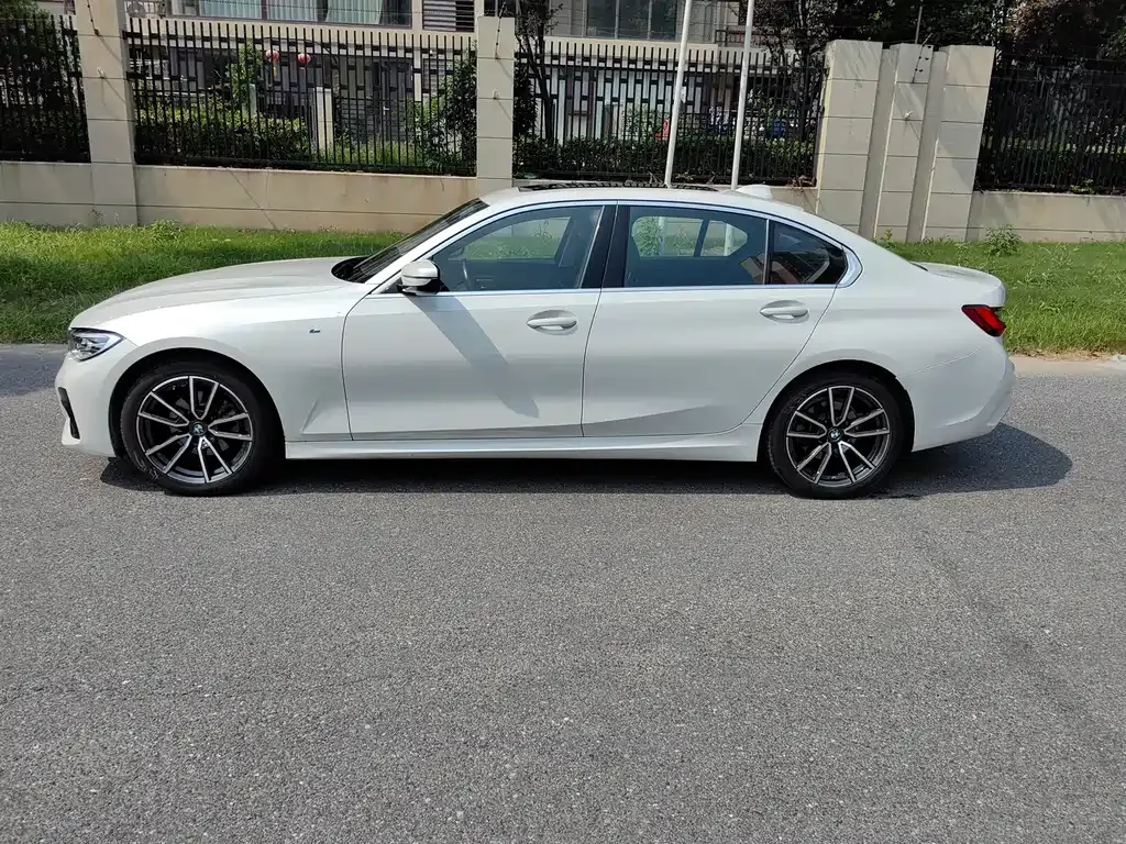 BMW 3 Series 2022 из CN, фото 4
