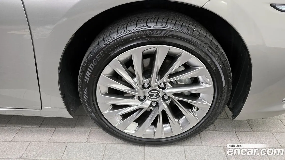 Lexus ES 2025 из KR, фото 5