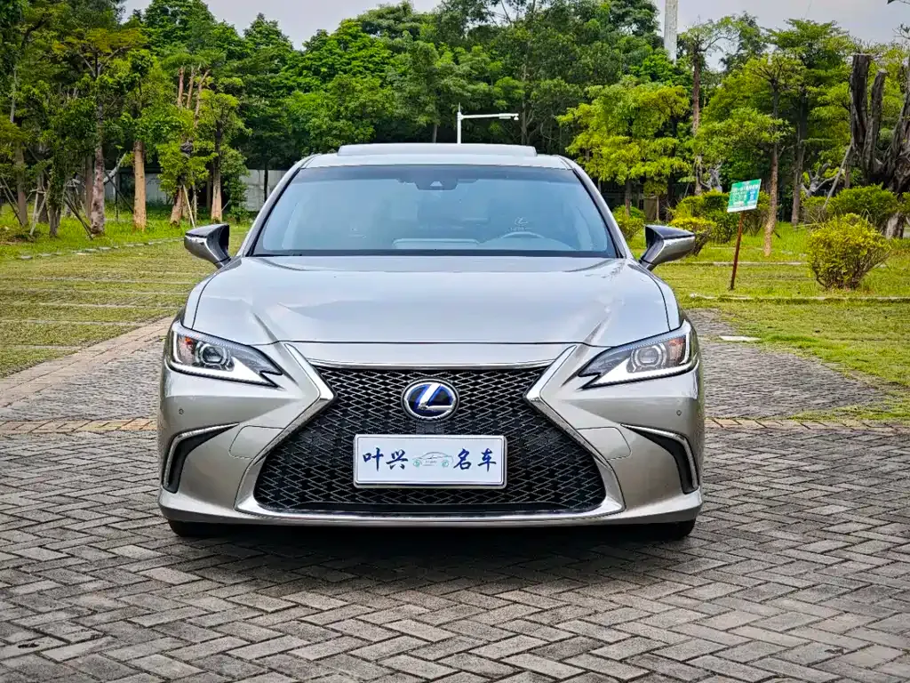 Lexus ES — фото 2