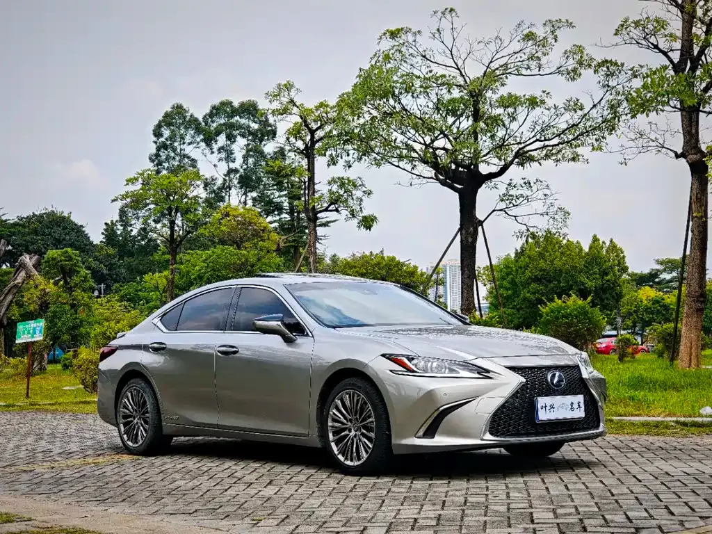 Lexus ES — фото 3