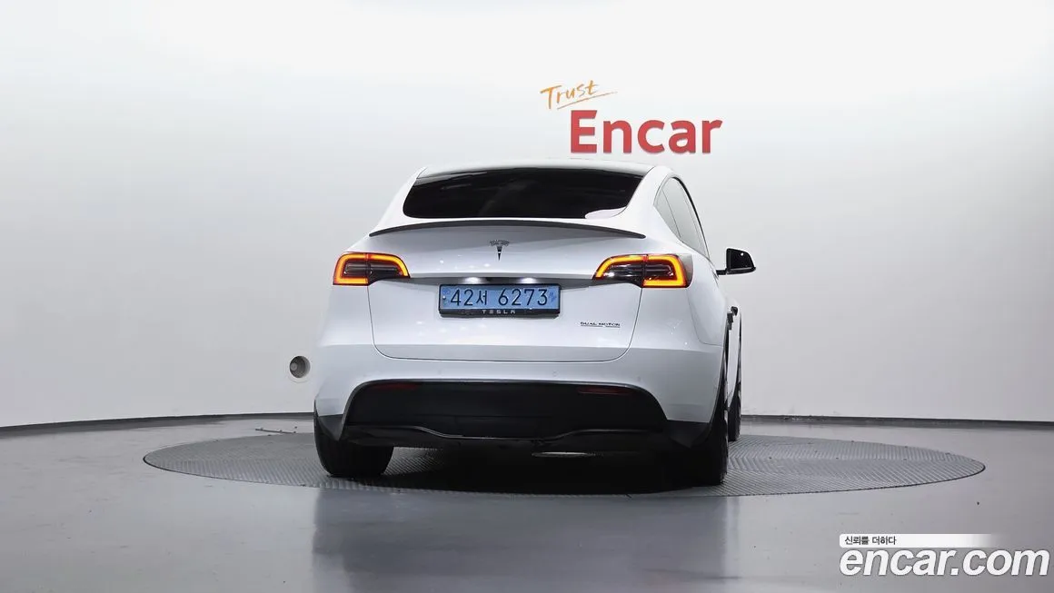 Tesla Model Y — фото 4