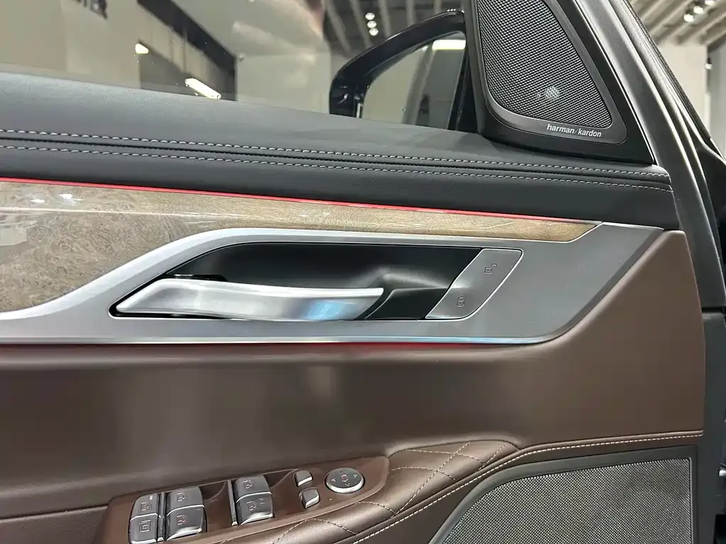 BMW 7 Series 2021 из CN, фото 4