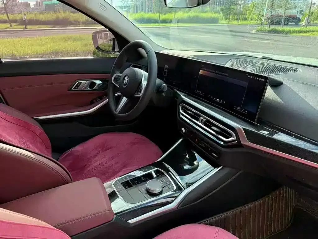 BMW 3 Series 2024 из CN, фото 2