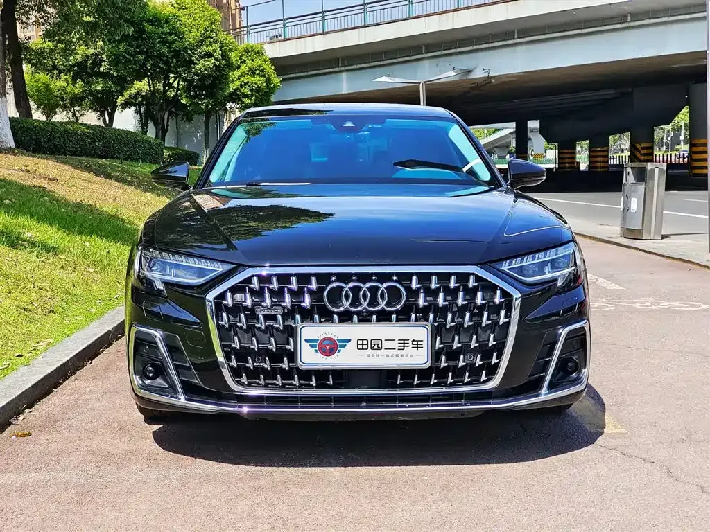 Audi A8 — фото 2