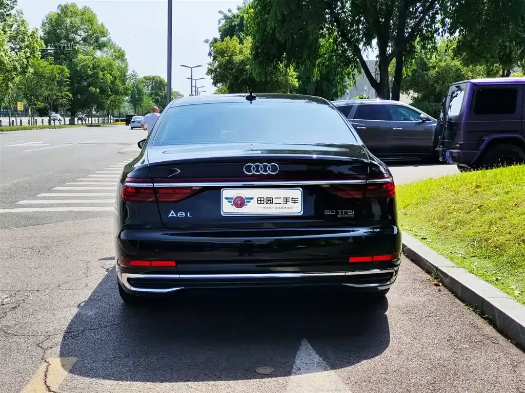 Audi A8 — фото 5