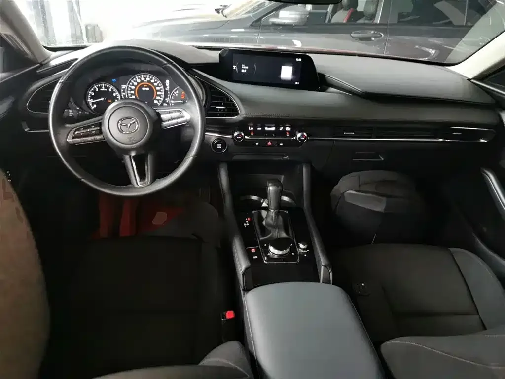 Mazda 3 Axela 2023 из CN, фото 10