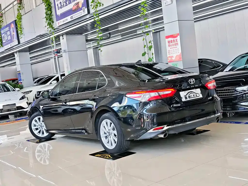 Toyota Camry 2024 из CN, фото 3