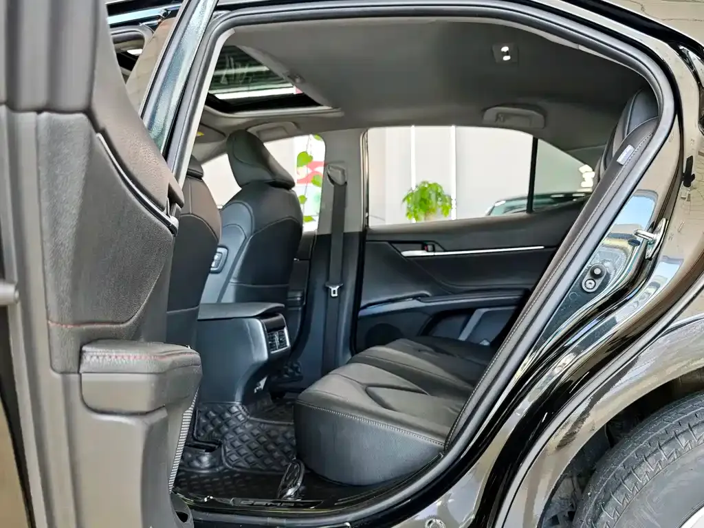 Toyota Camry 2024 из CN, фото 7