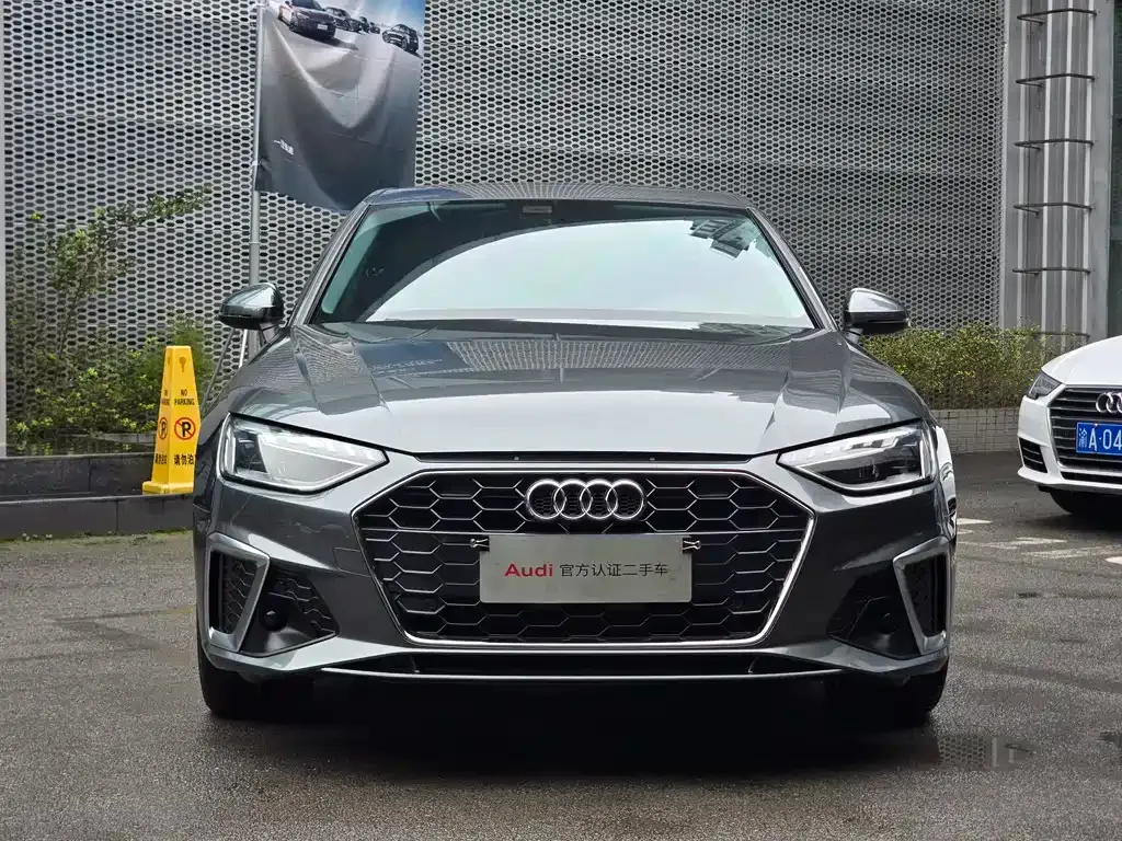 Audi A4L 2021 из CN, фото 2