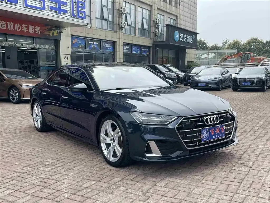 Audi A7L 2023 из CN, фото 3