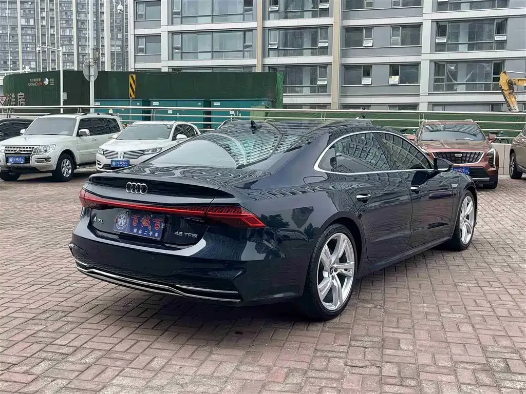 Audi A7L 2023 из CN, фото 6