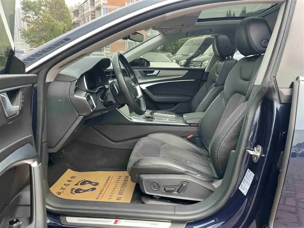 Audi A7L 2023 из CN, фото 7