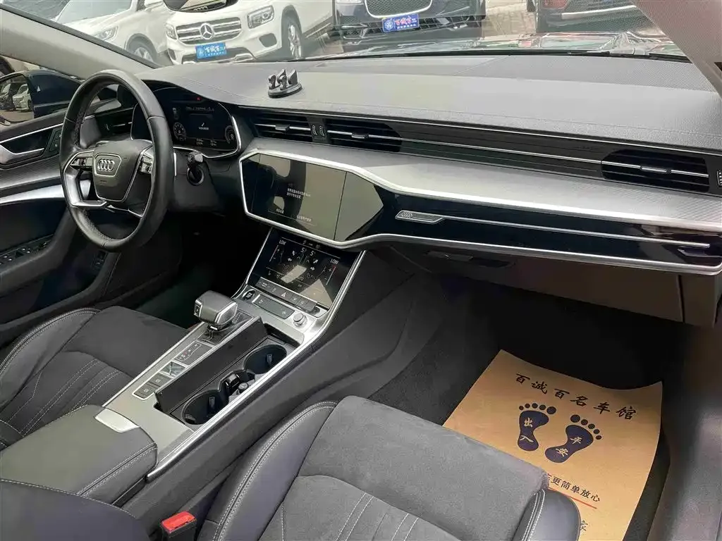 Audi A7L 2023 из CN, фото 9