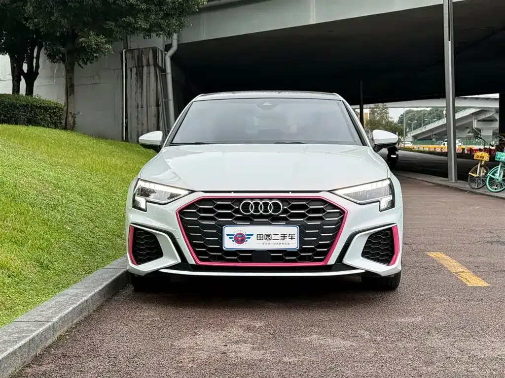 Audi A3 2023 из CN, фото 2