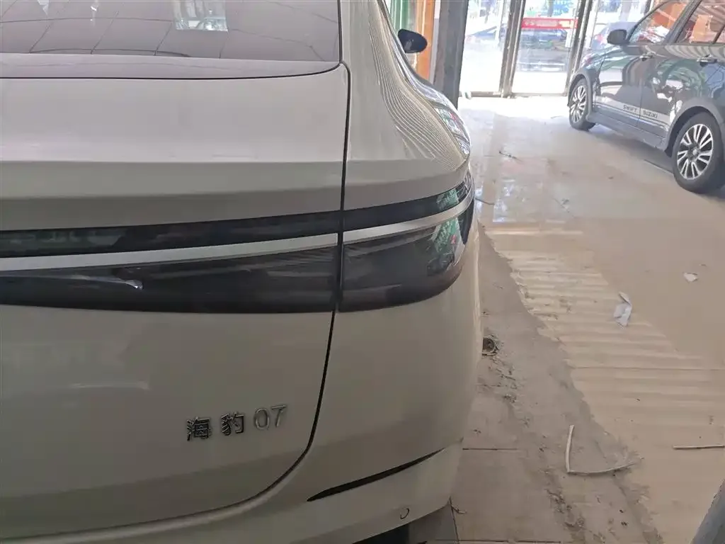 BYD Seal 07 DM-i — фото 8