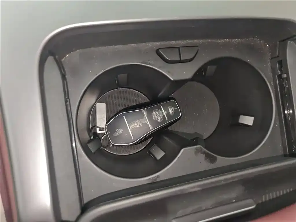 BYD Seal 07 DM-i — фото 9