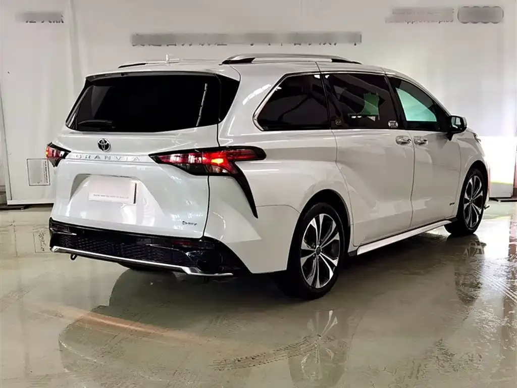 Toyota Granvia 2024 из CN, фото 8