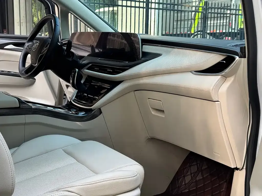 Buick GL8 2022 из CN, фото 10