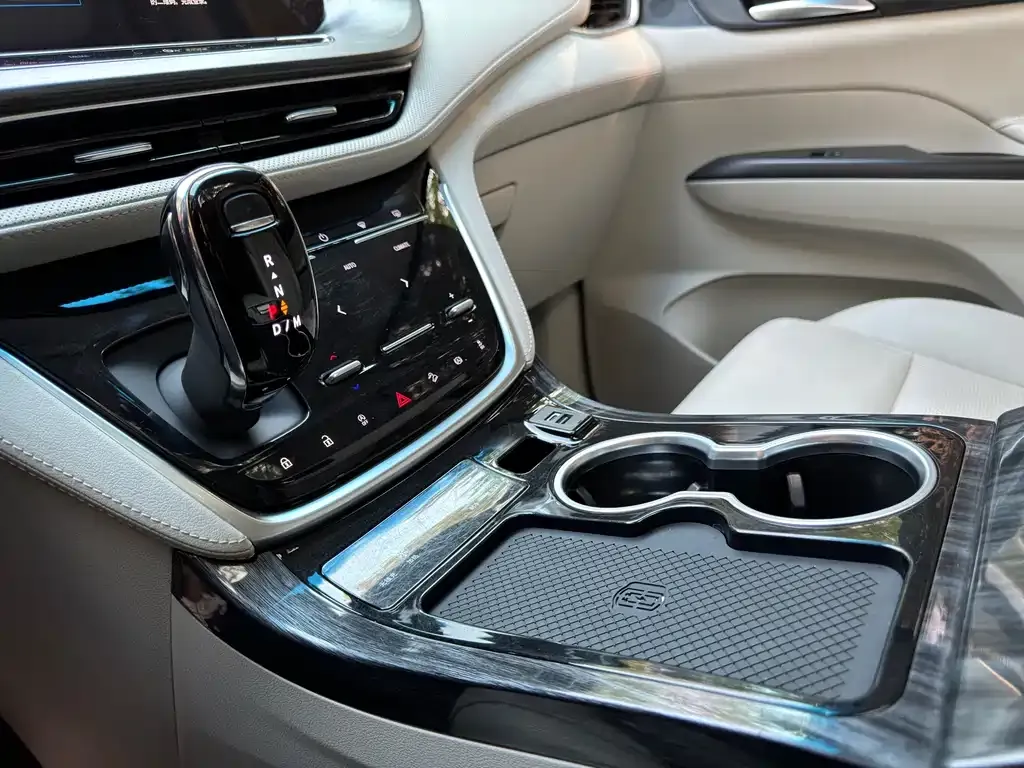 Buick GL8 2022 из CN, фото 5