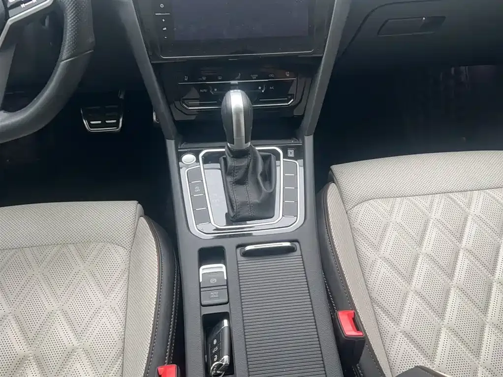 Volkswagen Magotan 2024 из CN, фото 9