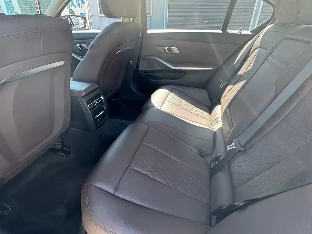 BMW 3 Series 2023 из CN, фото 5
