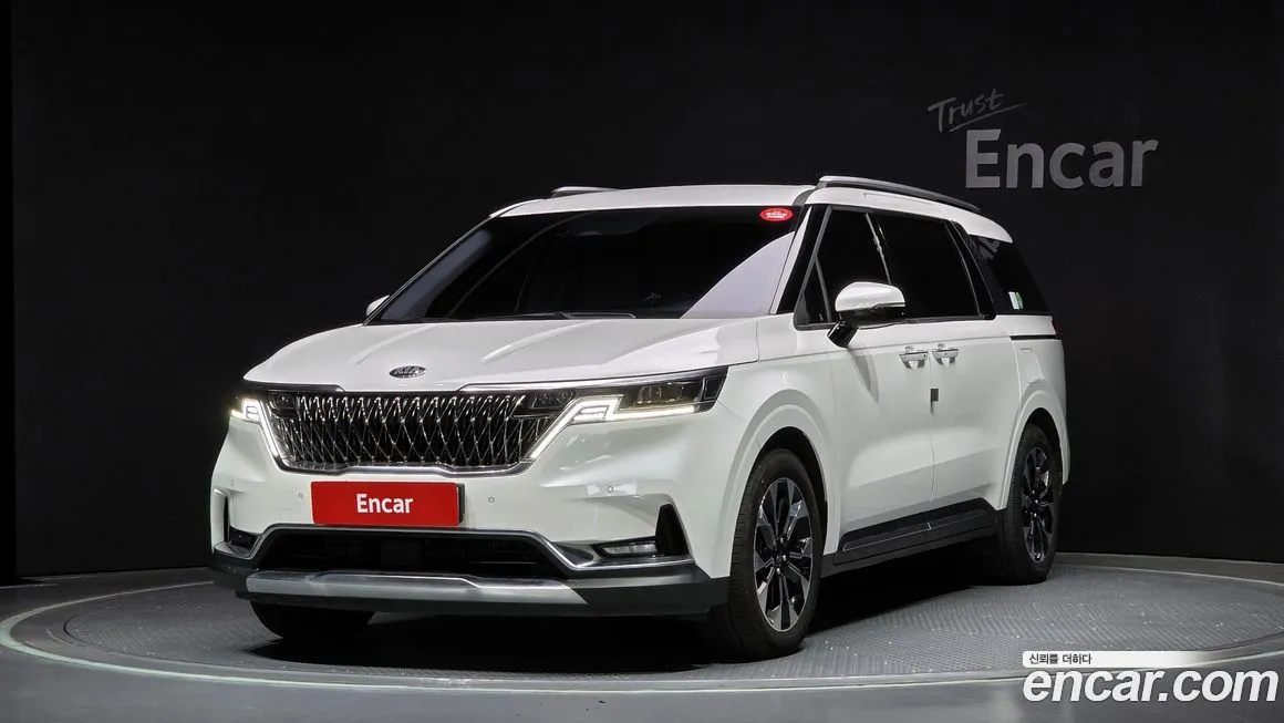 Kia Carnival — фото 1