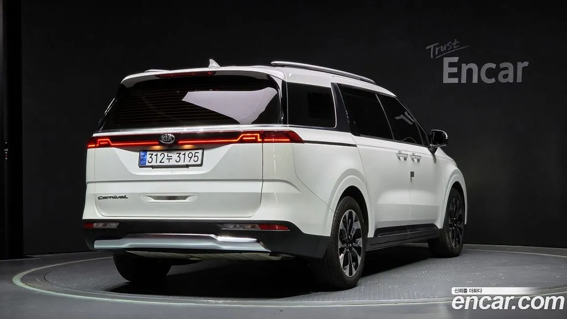Kia Carnival — фото 2