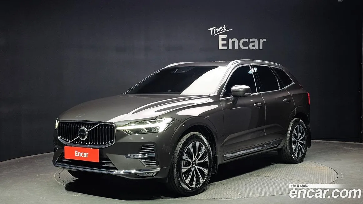 Volvo XC60 — фото 1