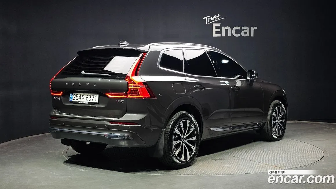 Volvo XC60 — фото 2