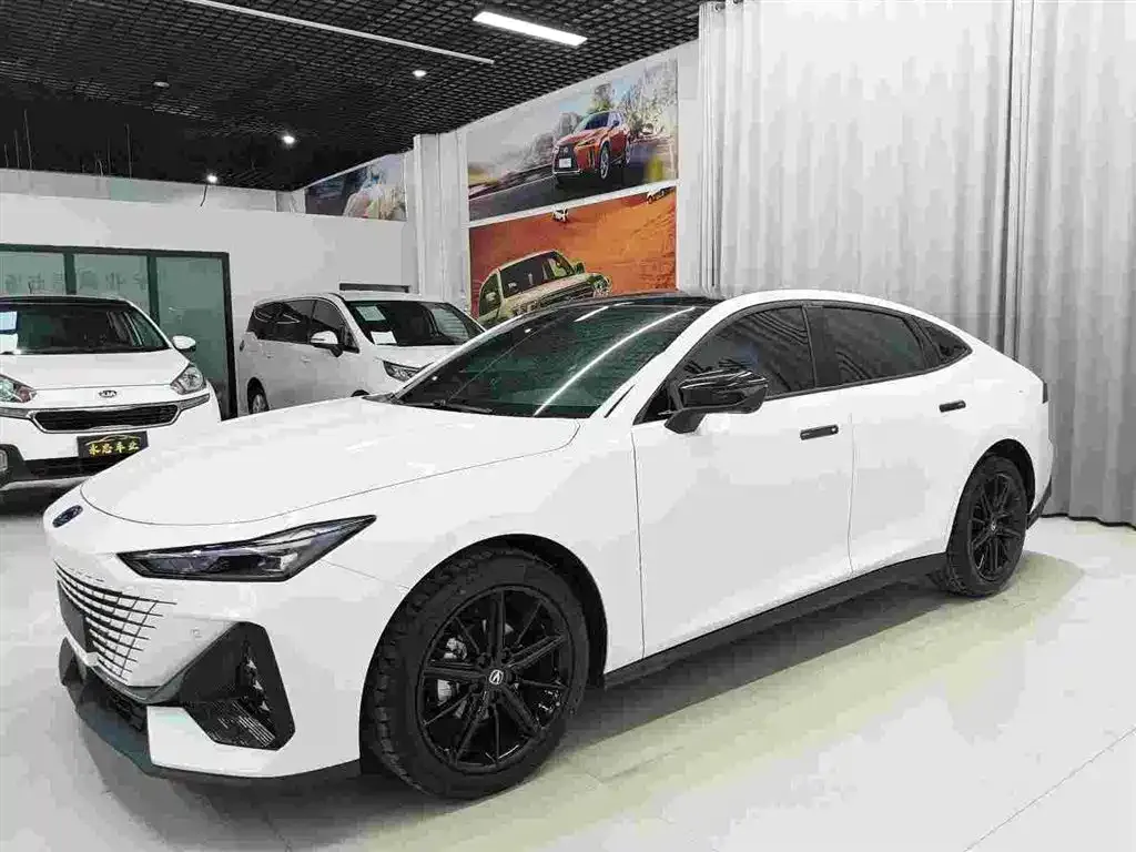 Changan UNI-V 2025 из CN, фото 1