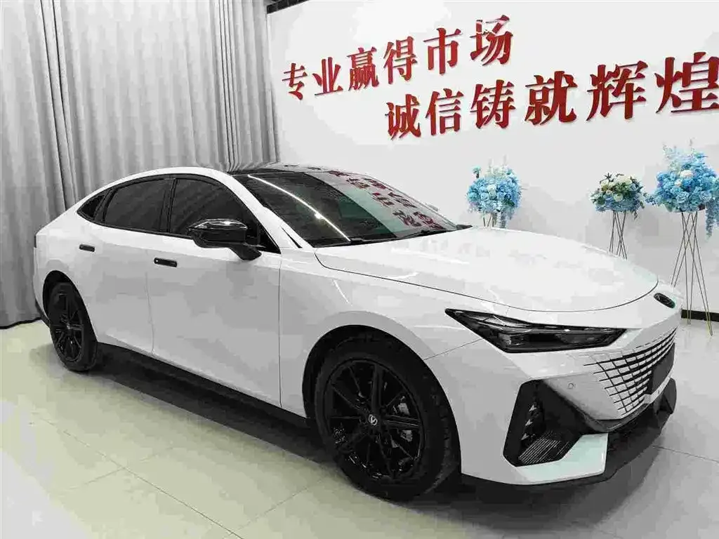 Changan UNI-V 2025 из CN, фото 3