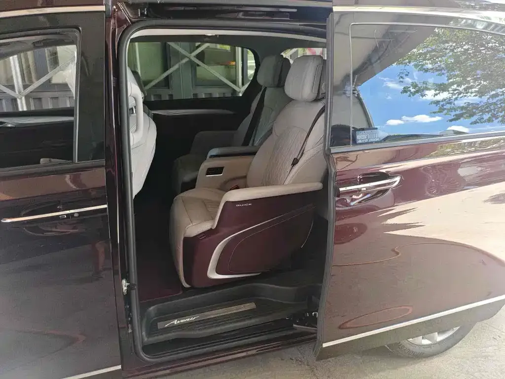 Buick GL8 2021 из CN, фото 10