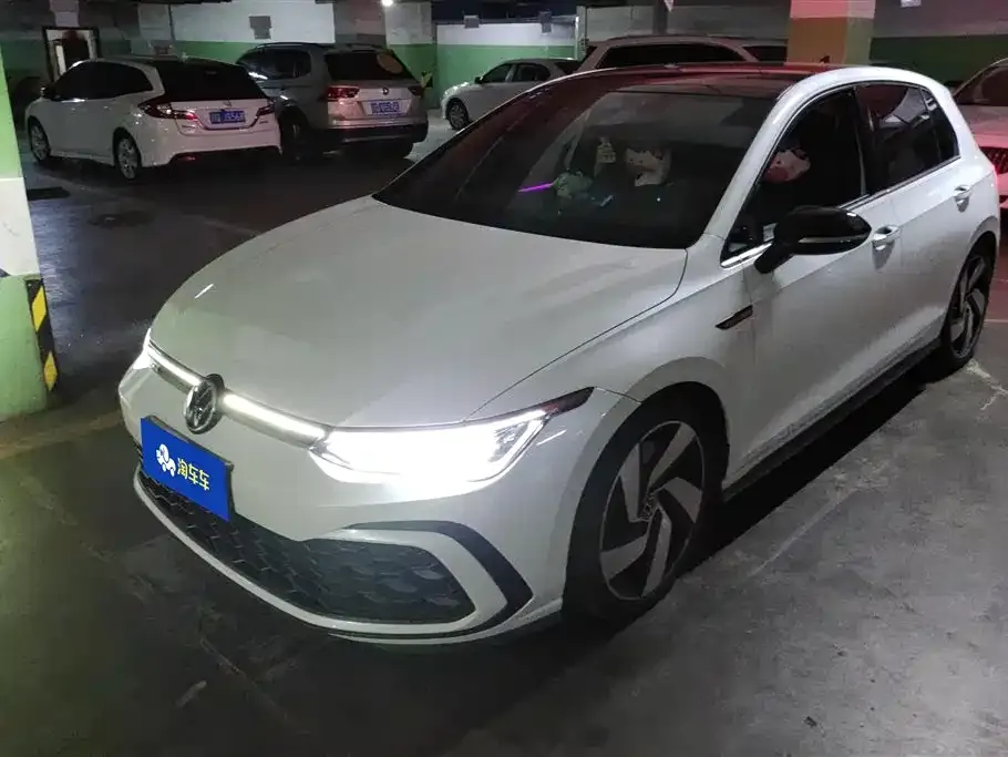 Volkswagen Golf GTI — фото 1