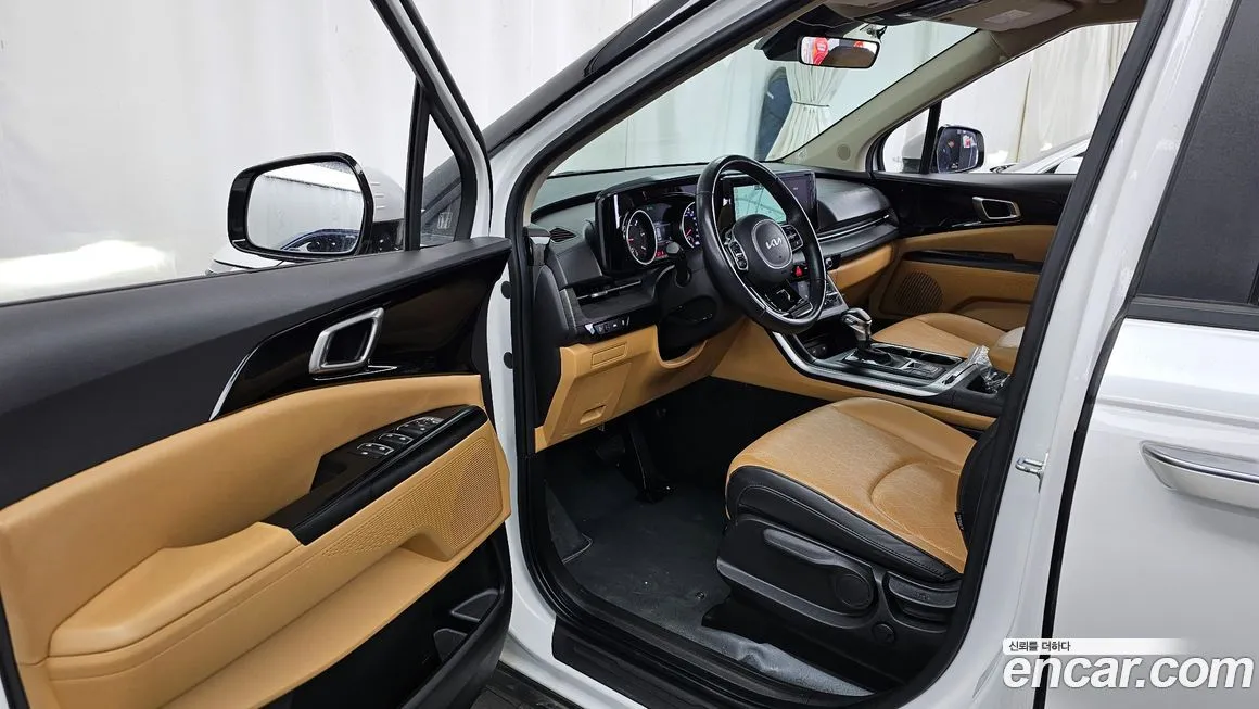 Kia Carnival — фото 10