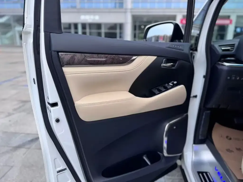 Toyota Vellfire 2022 из CN, фото 6