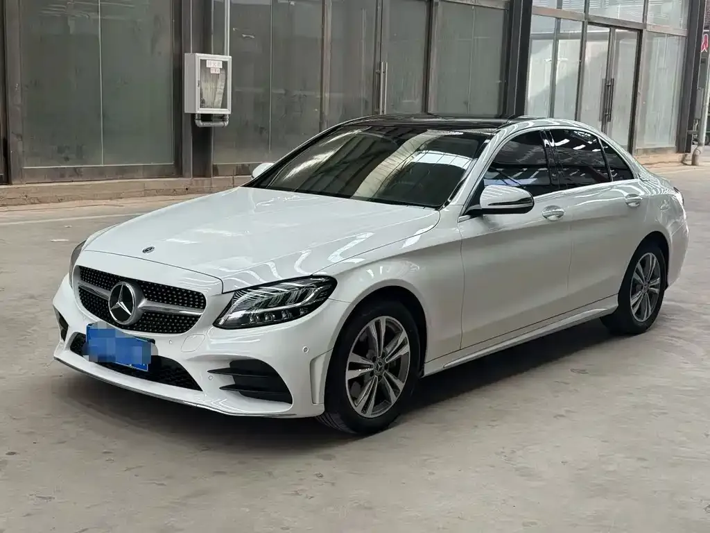 Mercedes-Benz C-Class — фото 1