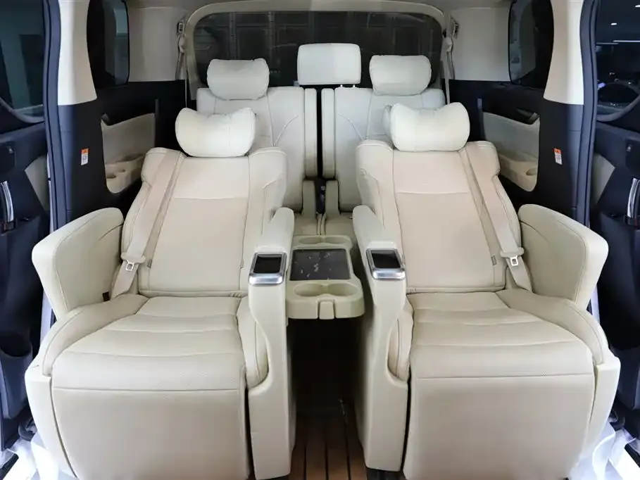 Toyota Alphard 2023 из CN, фото 10