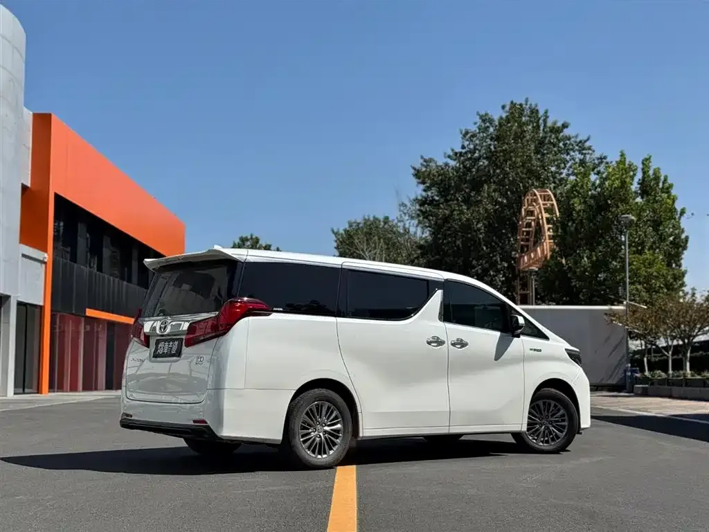 Toyota Alphard 2023 из CN, фото 3