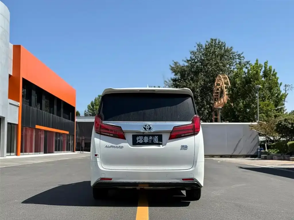 Toyota Alphard 2023 из CN, фото 4