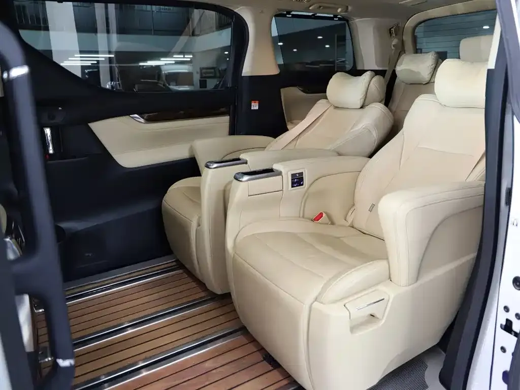 Toyota Alphard 2023 из CN, фото 7
