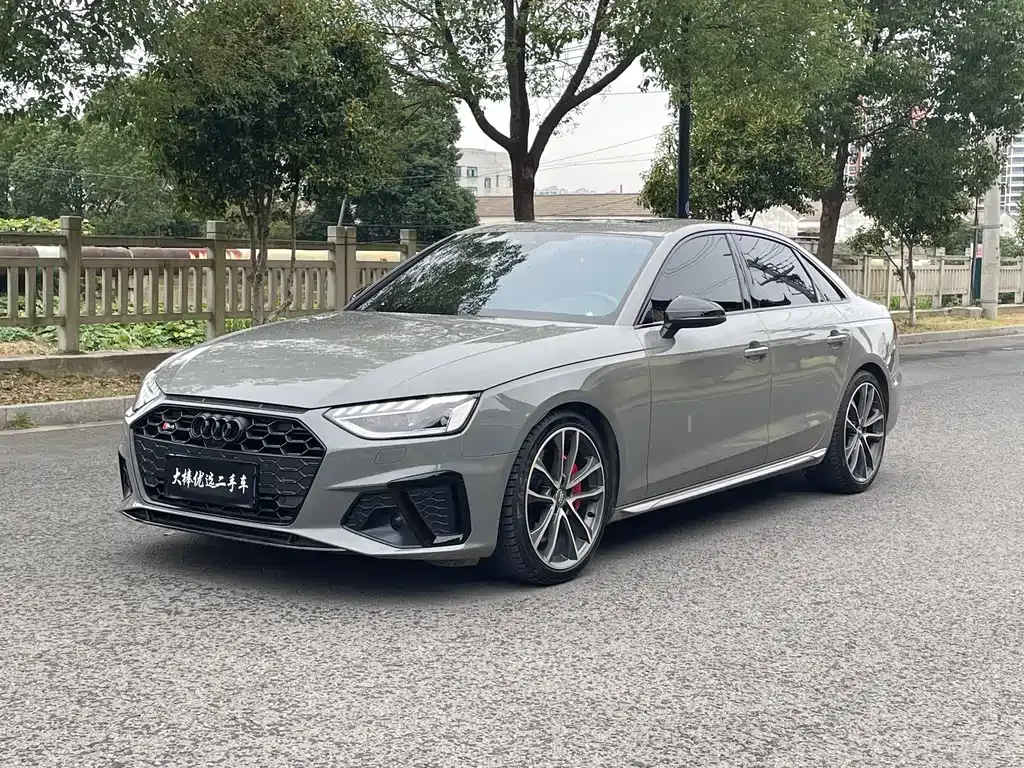 Audi S4 — фото 1